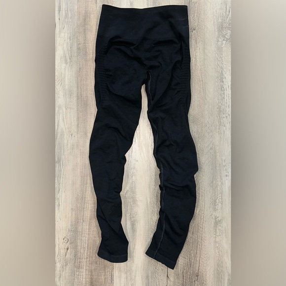 Alphalete Amplify Leggings - Picture 2 of 5